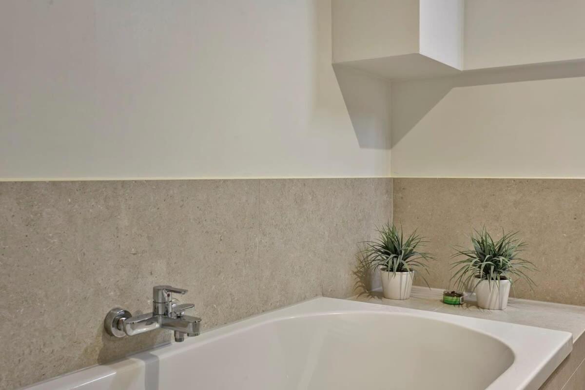 Huswell - Stunning Apartment At The Beachfront Of De Haan Zewnętrze zdjęcie