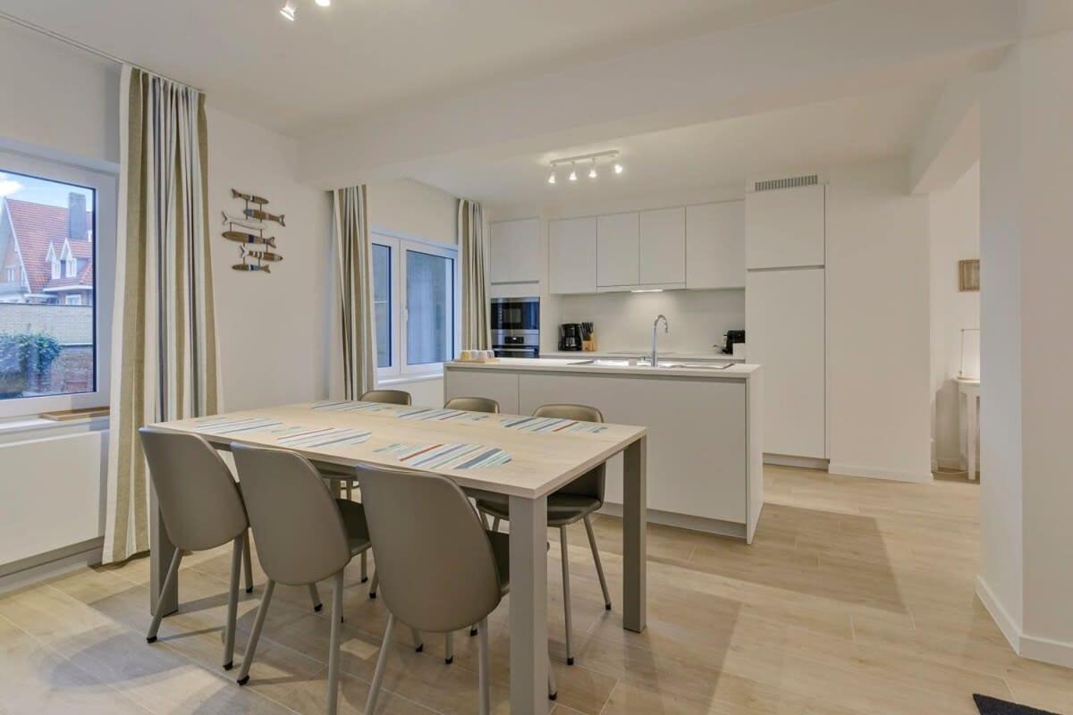 Huswell - Stunning Apartment At The Beachfront Of De Haan Zewnętrze zdjęcie